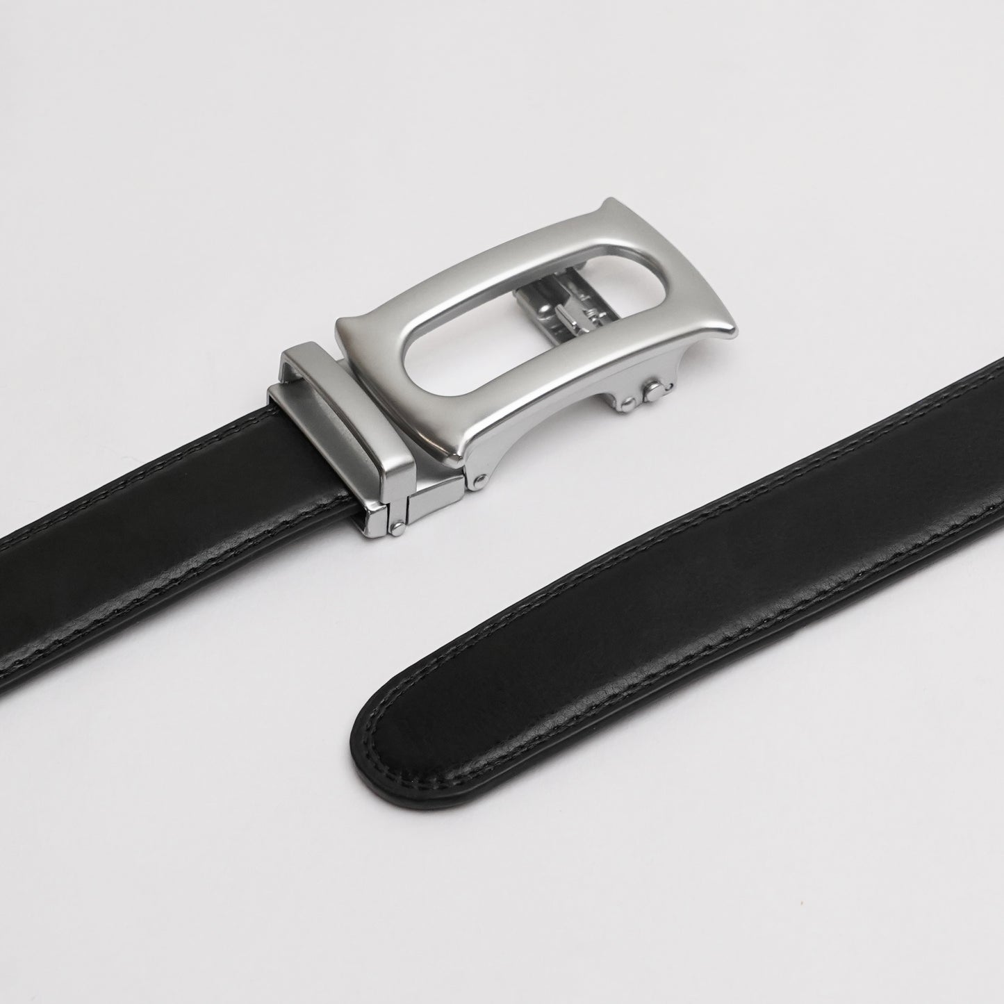 Oster – Brushed Silver